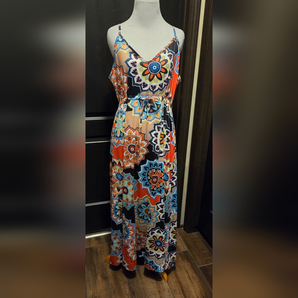 NWOTWomen's Halter Style Maxi Dress